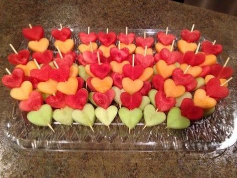 Watermelon Hearts, Honeydew Smoothie, Fruit Kabobs Kids, Watermelon Cookies, Valentines Party Food, Heart Fruit, Heart Shaped Food, Healthy Valentines, Valentines Snacks