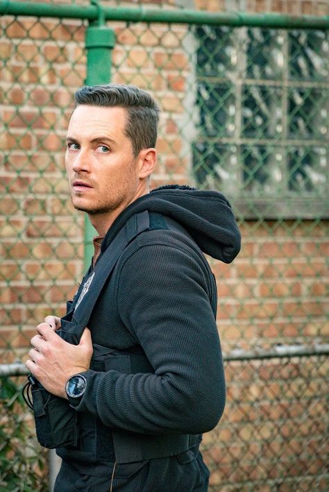 Taylor Mechling on Twitter: "He did that: season 8.… " Kelly Mccreary, Erin Rose, Jesse Lee Soffer, Julian Mcmahon, Emily Vancamp, Jay Halstead, Jesse Lee, Ashley Nicole, Chicago Pd