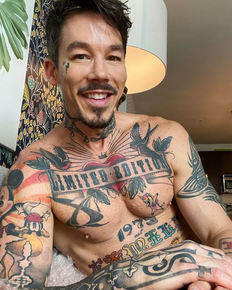 DAVID BROMSTAD’s Instagram photo: “Omg I’m so old today! 47. But u know what? I love it. I’m just that much closer to retiring. 😂. But I’ll never retire from loving on u.…” David Bromstad, Full Body Tattoo, Badass Tattoos, Body Is A Temple, Popular Tattoos, Gay Love, Tattoo Designs Men, I Love It, Sleeve Tattoos