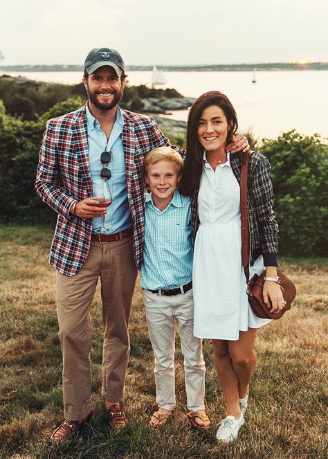 Sarah Vickers adventures in New England living, classic fashion, and travel. New England Prep, Kiel James Patrick, Classy Girls Wear Pearls, Keds Style, Preppy Mens Fashion, Preppy Men, Classy Girl, Preppy Style Summer, Preppy Look