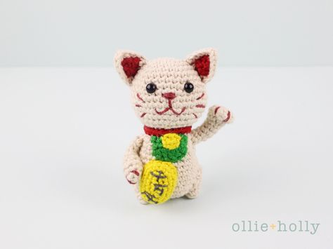 Free Amigurumi Crochet Patterns - Ollie + Holly Kat Haken, Mean Cat, Cat Amigurumi, Neko Cat, Red Yarn, Yarn Tail, Cat Mat, Maneki Neko, Lucky Cat