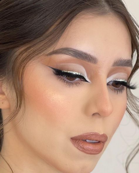 Social Glam Makeup, Gold Makeup Looks, Glam Wedding Makeup, Eye Makeup Styles, Formal Makeup, Soft Glam Makeup, Fall Makeup Looks, Glamour Makeup, Eye Makeup Art