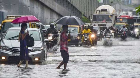 Holding Umbrella, Heavy Rainfall, Mumbai City, Rain And Thunder, Bay Of Bengal, Water Bodies, Water Resources, Dehradun, Hill Station