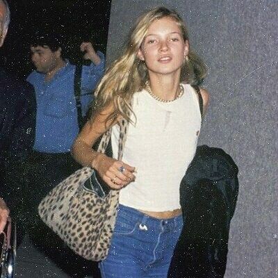 #katemoss #90s #paparazzi #fashion #style #outfit #casual #casualoutfit #beautiful ⚡ Kate Moss 90s Style, Supermodel Style, Kate Moss 90s, Fashion Guys, Celebrity Airport Style, Kate Moss Style, Grace Jones, 90s Fashion Outfits, 90s Outfit