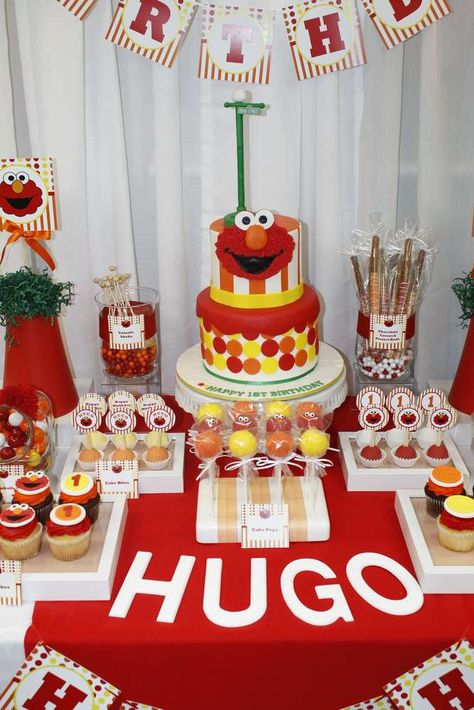 Elmo Candy Table, Monster Party Food, Kids Dessert Table, Elmo Birthday Party Ideas, Elmo Birthday Party Boy, Baby Elmo, Elmo Cake, Dessert Table Birthday, Cookie Monster Party