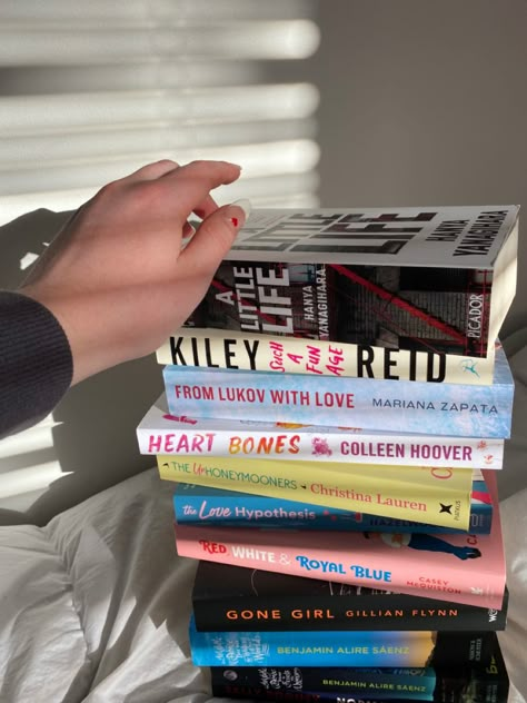 Book Pile Aesthetic, Pile Of Books Aesthetic, Book Pile, 2023 Goals, Tbr Pile, Diy Best Friend Gifts, Pile Of Books, Positive Learning, Personal Library