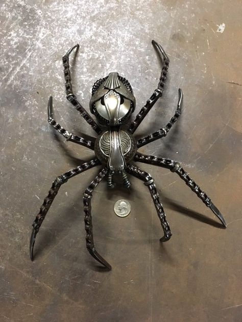 Qatar Landmarks, Bicycle Parts Art, Orb Weaver Spider, Metal Spider, Orb Weaver, Steampunk Festival, Welding Art Projects, Metal Yard Art, Upcycled Art