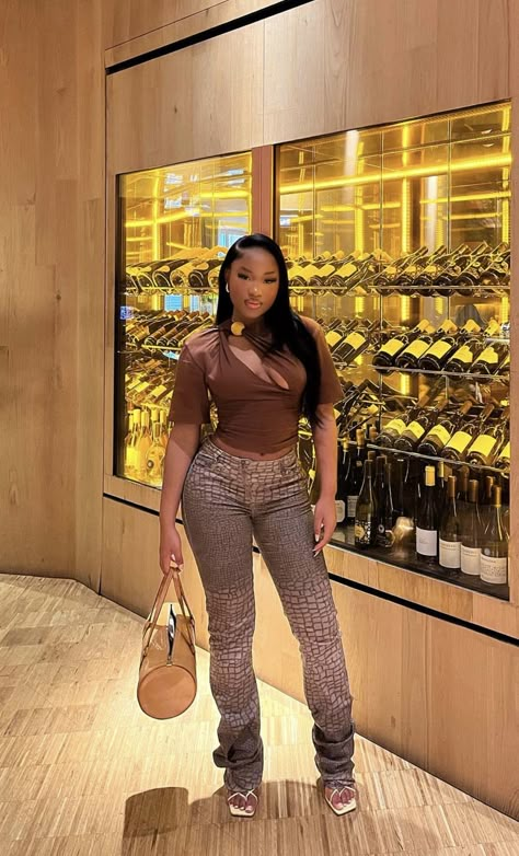 Brown Baddie Outfits, Brown Outfits For Black Women, Brown Baddie, 2024 Outfits, Club Fits, Outfits Classy, Brown Outfit, Outfits Fall, Photo Idea