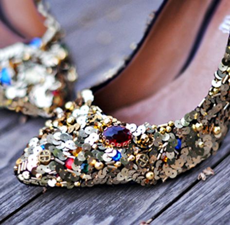 Shoe Makeover, Sequin Shoes, Fabulous Diy, Shoes Diy, Embellished Shoes, Jimmy Choo Heels, Old Shoes, Diy Shoes, Dolce & Gabbana