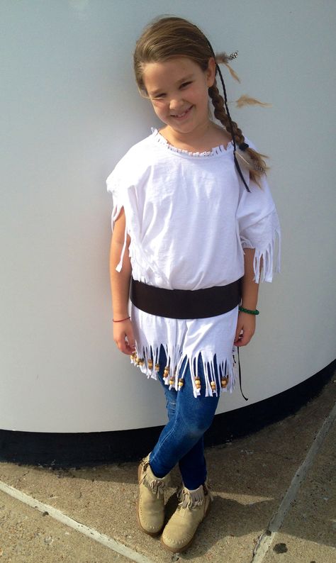 indian-girl-costume-jeggings Indian Girl Costumes, Easy Costume Ideas, Thanksgiving Play, Costume Homemade, Indian Project, Pilgrim Costume, Girl Pirate, Pilgrims And Indians, Horse Costume