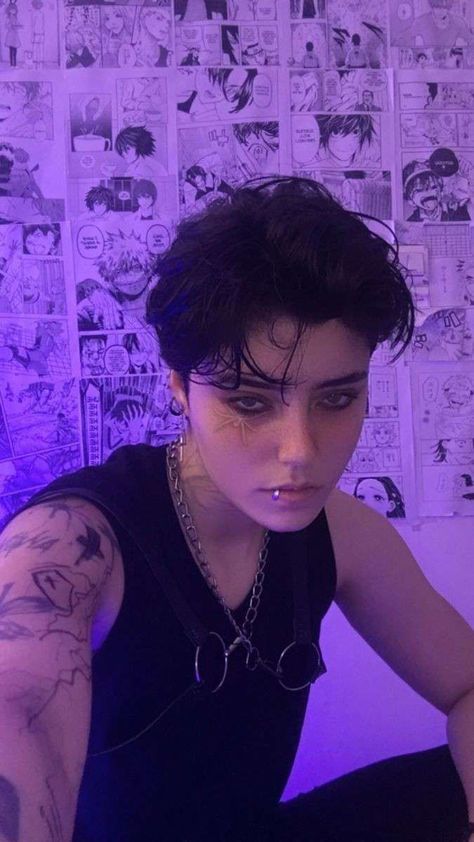 Butch Lesbian Haircut, Lesbian Hairstyles Short, Masc Lesbian Haircut, Zoo Hairstyles, Tomboy Makeup, Gay Haircut, Masc Girls, Lesbian Hair, Lesbian Haircut