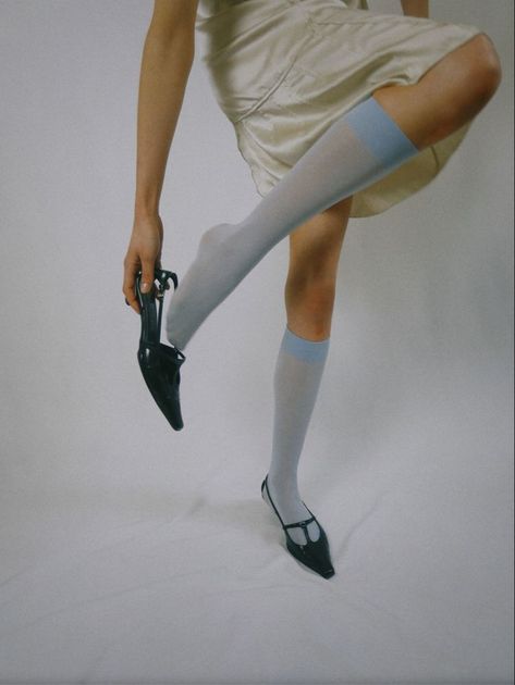 Mm6 Bag Outfit, Vintage Prada, Google Lens, Outfits 2023, Studio Shoot, Knee High Socks, Designer Vintage, Photography Inspo, Book Reviews