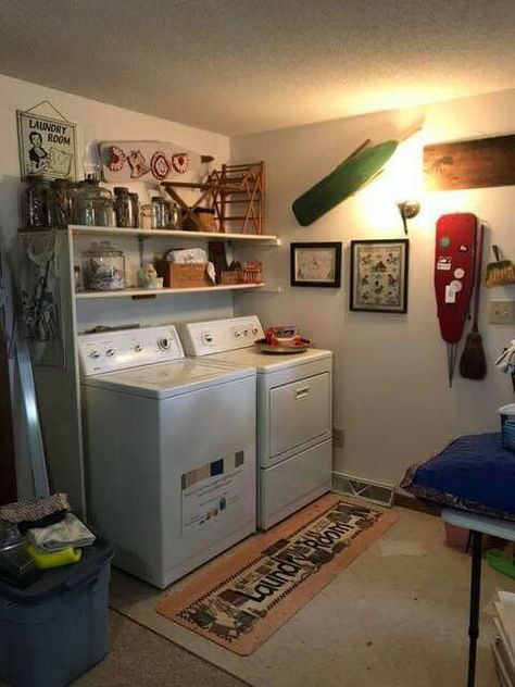 Old House Laundry Room, Clutter Core, Laundry Room Pantry, Vintage Laundry Room Decor, 90s House, House Laundry Room, Vintage Laundry Room, Vintage Laundry, Farmhouse Interior