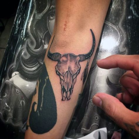 Small Simple Bull Skull Tattoo Designs For Guys Bulls Skull, Bull Skull Tattoo, Cow Skull Tattoos, Bison Tattoo, Bull Skull Tattoos, Small Wave Tattoo, Tato Tradisional, Shop Tattoo, Bull Tattoos