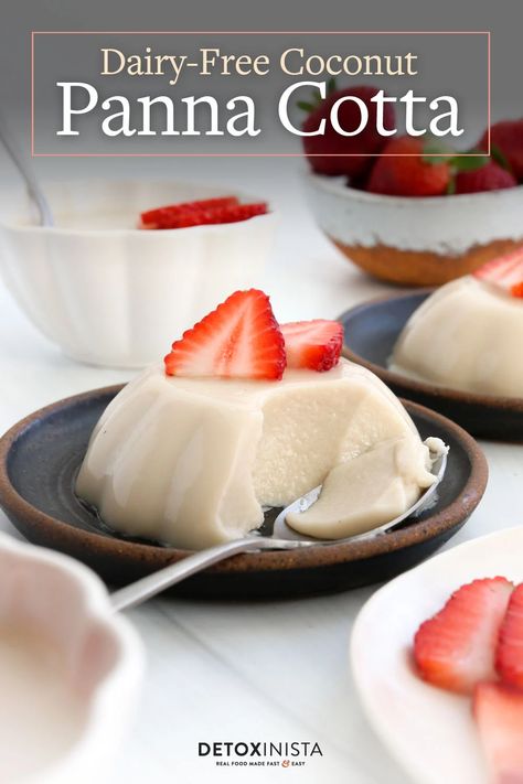 Coconut Panna Cotta is a creamy, dairy-free dessert that looks as imprssive as it tastes! All you need is 4 simple ingredients to make it. Dairy Free Panna Cotta, Panacota Recipe, Agar Recipes, Keto Tea, Asian Deserts, Vegan Panna Cotta, Dairy Free Deserts, Coconut Milk Dessert, Asian Treats