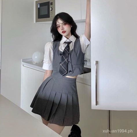 Coordinates terno Clothes Fashion Uniform Outfits Aesthetic, School Uniform Outfits Aesthetic, American Highschool, School Style Girl, Aesthetic Tomboy, Grey Uniform, Gray Skirt Outfit, Outfit Tomboy, Coordinate Outfits