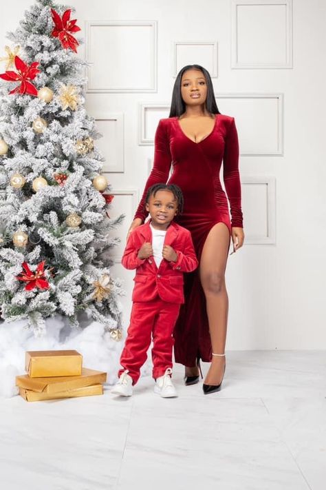 Mom Son And Daughter Christmas Pictures, Mommy And Son Christmas Outfits, Christmas Pictures Mom And Son Outfits, Diy Christmas Photoshoot Mom And Son, Semi Formal Christmas Pictures Family, Christmas Photoshoot Ideas Mom And Son, Mommy Son Christmas Photos, Christmas Pictures Mommy Daughter, Mom And Son Holiday Photo Ideas