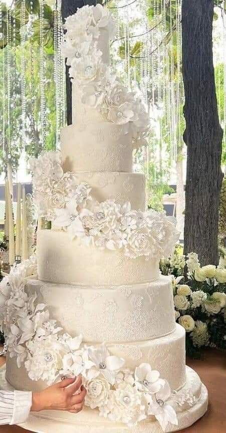 6 Tier Wedding Cakes, French Wedding Cakes, Glamorous Wedding Cakes, Tall Wedding Cakes, Fancy Wedding Cakes, Extravagant Wedding Cakes, 4 Tier Wedding Cake, Dream Wedding Reception, Big Wedding Cakes