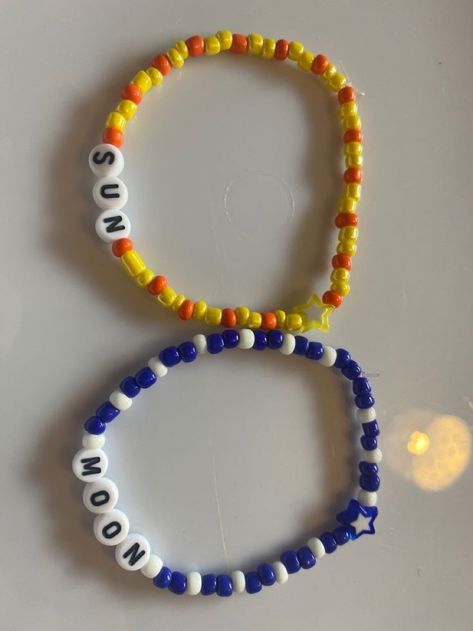 Sun Bead Bracelet, Pony Beaded Bracelet Ideas, Funny Bead Bracelet Words Ideas, Bracelet Idea Seed Beads, Clay Beads Bracelet Ideas For Besties, Bff Bracelets For 2 Clay Beads, Bracelet Small Beads, Matching Seed Bead Bracelets, Bracelet Ideas With Seed Beads