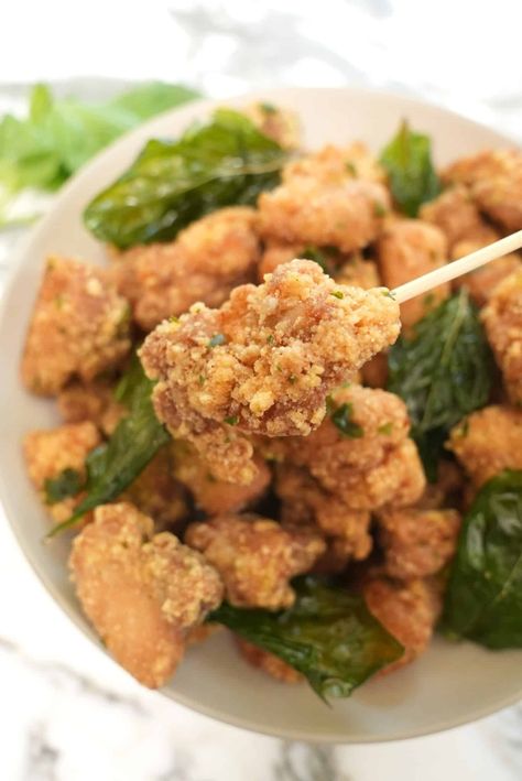 Taiwanese Popcorn Chicken Taiwanese Chicken, Taiwanese Popcorn Chicken, Cj Eats, Sweet Potato Flour, Popcorn Chicken Recipe, Making Fried Chicken, Salt And Pepper Chicken, Nom Nom Paleo, Popcorn Chicken