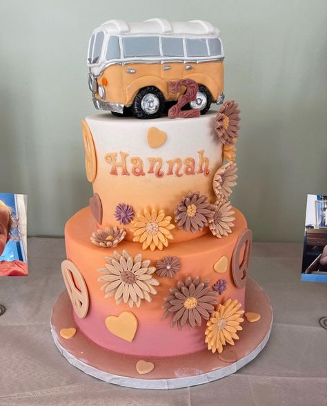 4ever Groovy Birthday Cake, Two Groovy Birthday Cake Pops, Retro Birthday Cake Ideas, Fourever Groovy Cake, Five Is A Vibe Cake Ideas, Retro Birthday Party Food, Kidchella Cake, Boho Groovy Cake Ideas, Too Groovy Birthday Cake