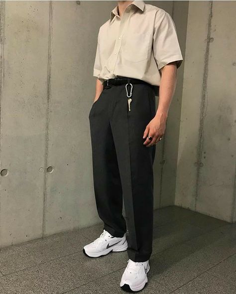 Baggy Trousers Outfit, Fashion Aesthetic Outfits, Spiritual Fashion, Trousers Outfit, Jeans Outfit Men, Mens Trendy Outfits, Baggy Trousers, Mens Outfit Inspiration, Mens Fashion Streetwear