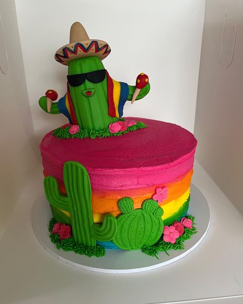 Birthday Cake Mexican Theme, Mexican Birthday Cake For Men, Three Esta Cake Ideas, Mexico Cake Ideas, Mexican Graduation Cake, Three Esta Cake, Mexican Cake Ideas Birthdays, Taco Theme Cake, Fiesta Theme Party Cake