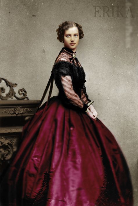 Maria Feodorovna 19th Century Princess, Maria Romanov Color, Marie Feodorovna, Early 19th Century Fashion, Queen Margaret Of Denmark, Maria Feodorovna And Alexander Iii, Pretty Portraits, Dagmar Of Denmark, Dowager Empress Maria Feodorovna