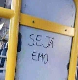 Frases Emo, Emo Scene Aesthetic, Scene Aesthetic, Korean Japanese, Roblox Memes, Some Words, Funny Me, Cool Pictures, Funny Memes