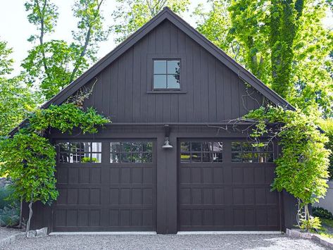 Black Garage Door, Plan Garage, Garage Door Types, Garage Exterior, Garage Door Makeover, Diy Garage Door, Garage Door Design, Barn Garage, Casa Container