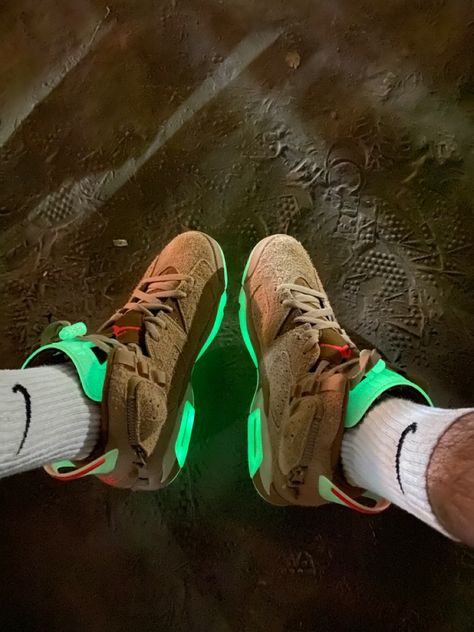 sneakers Jordan 6 British Khaki, Fire Pfps, Jordan 6 Travis Scott, Jordan Travis Scott, Travis Scott Shoes, Nike Travis Scott, Sneaker Closet, Nike X Travis Scott, Shoes Wallpaper