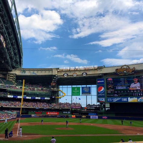 Miller Park: Home of the Milwaukee Brewers #MKE #Milwaukee #Brewers #MillerPark #Baseball Uw Milwaukee, Milwaukee Poster, Milwaukee Public Market, Milwaukee Public Museum, Milwaukee Brewers Baseball, Christian Yelich, Milwaukee Brewers, Spring Training, Summer Bucket Lists