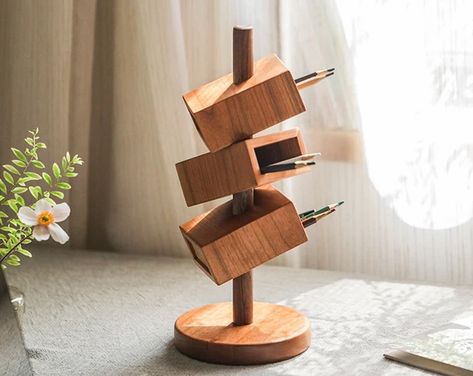 HommyStudio - Etsy Wood Pen Holder, Wood Pencil Holder, Wood Cafe, Wooden Pen Holder, Wooden Desk Organizer, Woodworking Basics, Into The Wood, Inspiration Painting, Woodworking Furniture Plans