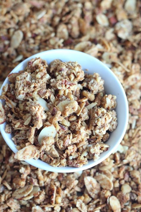 Mom Snacks, Grain Free Granola Recipe, Paleo Granola Recipe, Aip Sweets, Paleo Cereal, Coconut Granola Recipe, Homemade Granola Recipe, Inflammation Recipes, Grain Free Breakfast