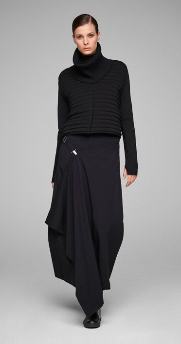 Sarah Pacini - Lookbook Sarah Pacini Winter, Sarah Pacini, Elegante Y Chic, Mode Kimono, Elegante Casual, Purple Fashion, Minimalist Outfit, Simple Outfits, Look Fashion