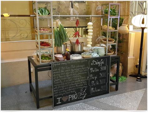 Feature a Vietnamese Pho station during receptions, where skilled chefs can teach guests about products. Asian Food Live Station, Pho Bar Party, Asian Buffet, Juice Bar Design, Food Counter, Wedding Food Stations, Catering Food Displays, Vietnamese Pho, Catering Display