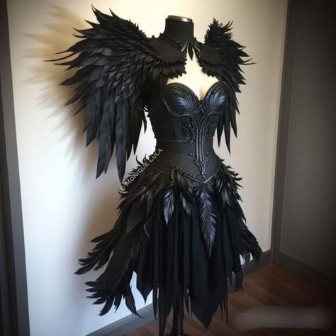 Dark Angel Cosplay, Dark Angel Outfit, Fallen Angel Cosplay, Fallen Angel Outfit, Fallen Angel Costume Ideas, Crow Outfit, Wing Outfit, Alt Dresses, Raven Costume