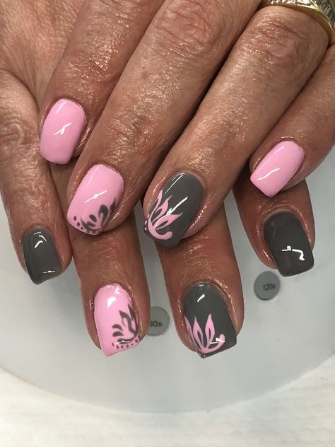 Elegant Pink & Grey Gel Nails Light Elegance Sweet Cream & Ride the Rails Light Pink And Grey Nails, Pink Grey Nails Design, Light Gray Nails With Design, Gray And Pink Nails Ideas, Grey And Pink Nails Designs, Pink And Gray Nails Design, Pink And Grey Nails Designs, Gray And Pink Nails, Pink And Gray Nails