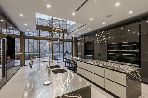 Luxury Kitchens Mansions, Mansion Kitchen, Almirah Designs, Aesthetic Interior Design, Desain Pantry, Dream Kitchens Design, Karim Rashid, Garage Interior, Modern Mansion