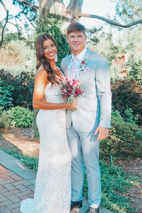 White And Grey Prom Couple, White Prom Dress Couple Pictures, White Suit Prom Couple, Grey Suit Prom Couple, White Prom Couple Outfit, Prom Couples White Dress, White Prom Dress With Date, All White Prom Suit, White Homecoming Dress Couple