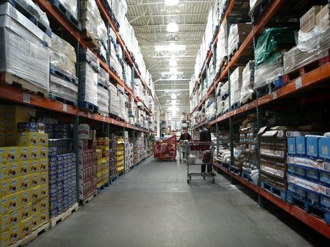 11 Shocking Costco Facts That Will Surprise Fans of the Store Costco Shopping, Shopping Games, Smart Living, Shopping World, Living Tips, Real Life Stories, Food Store, The Store, Store Design