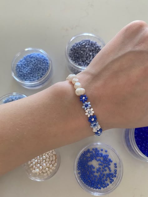 Mamma Mia Jewelry Diy, Mama Mia Inspired Bracelet, Summer Jewelry Diy, Beaded Jewelry Designs, Jewelry Accessories Ideas, Dope Jewelry, Handmade Wire Jewelry, Beaded Accessories, Seed Bead Bracelets