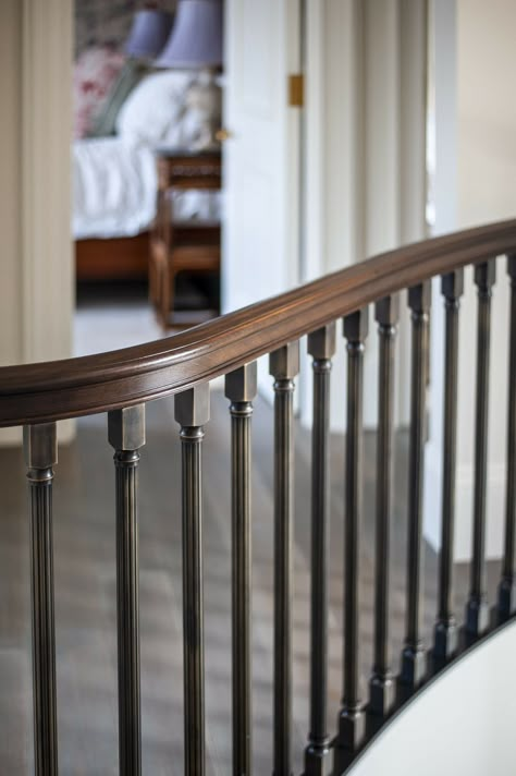 Timeless Stair Railing, Stair Railing Iron, Ms Railing, Stairs Railing Design, Gallery Stairs, Victorian Stairs, Wood Banister, Iron Staircase Railing, Black Stair Railing