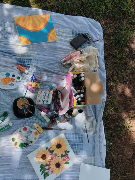 Painting At Park Aesthetic, Painting In The Park Picnic, Picnic Birthday Party Painting, Park Painting Aesthetic, Canvas Painting Picnic, Paint And Picnic Date, Paint Picnic Aesthetic, Painting Picnic Party, Picnic With Painting