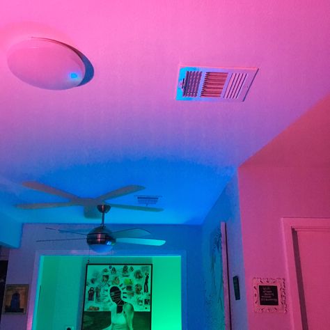 Vapor Wave Aesthetic, Vaporwave Room, Wave Aesthetic, Neon Room, Neon Nights, Room Goals, Neon Aesthetic, Aesthetic Bedroom, Retro Aesthetic