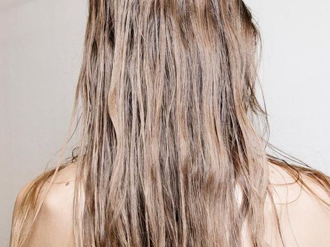 How to Get Rid of Hair That Always Feels Greasy Daily Hair Routine, Stop Hair Breakage, Natural Hair Conditioner, Hair Care Remedies, Greasy Hair, Hair Care Oil, Hair Protein, Hair Rinse, Greasy Hair Hairstyles