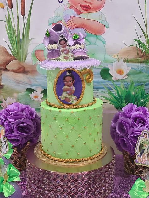 Tiana Cake, Princess Tiana Birthday Party, Tiana Birthday Party, Frog Baby Showers, Baby Bump Photoshoot, Princesa Tiana, Frog Theme, Gender Reveal Decorations, Princess Tiana