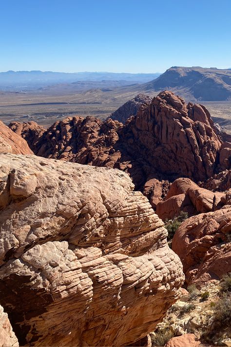 Just a short trip from Las Vegas, visit Red Rock Canyon! Red Rock Canyon Las Vegas, Red Rock Canyon, Short Trip, Red Rock, Climbing, National Park, Bucket List, Las Vegas, National Parks