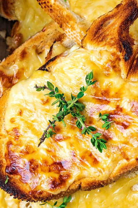 Cheese On Toast Ideas, Welsh Rarebit Recipe Easy, Welsh Rabbit Recipe, Welsh Rarebit Recipe Traditional, Welsh Rarebit Recipe, Welsh Food, Welsh Rabbit, Irish Foods, Cheese On Toast