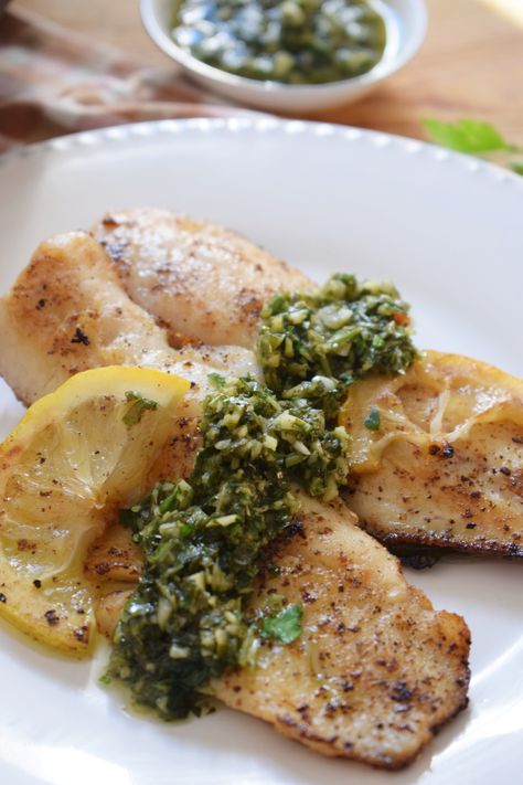 Pan Fried Perch with Lemon Parsley Sauce Perch Fillets Recipes, Healthy Perch Fish Recipes, Perch Dinner Recipes, Perch Recipes Baked, Lake Perch Recipes, Grilled Perch Fish Recipes, Pan Fried Perch Fish Recipes, Lake Perch Fish Recipes, Nile Perch Fish Recipe